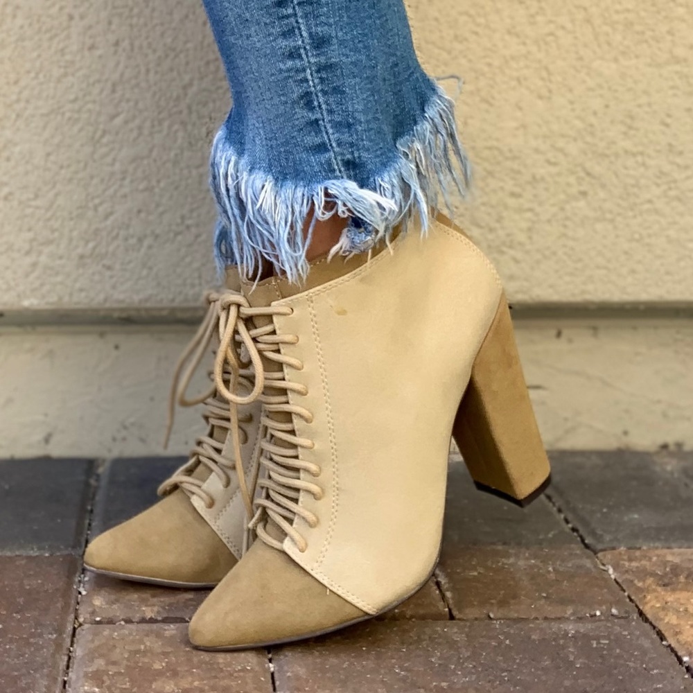 NIB Pointy Toe Lace Up Heeded Combat Ankle Boots - Picture 8 of 8